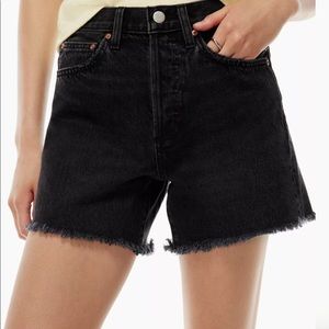 Aritzia The Ex Boyfriend Mid Thigh Short